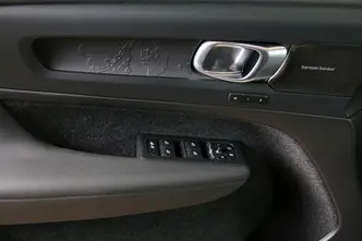 Volvo XC40, 80 kW, электричество, автомат, передний привод