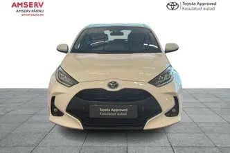Toyota Yaris, 1.5, 68 kW, гибрид, автомат, передний привод