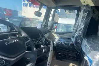 Iveco S-Way, 368 kW, diisel, automaat, tagavedu