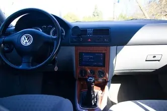 Volkswagen Bora, 2.0, 85 kW, бензин, механическая, передний привод
