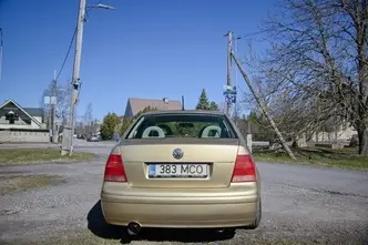 Volkswagen Bora, 2.0, 85 kW, бензин, механическая, передний привод