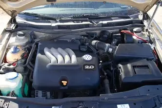 Volkswagen Bora, 2.0, 85 kW, бензин, механическая, передний привод