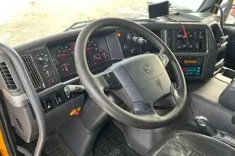 Volvo FM 330 6x2, 248 kW, diesel, automatic