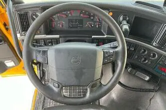 Volvo FM 330 6x2, 248 kW, diesel, automatic