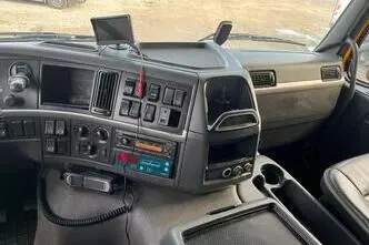 Volvo FM 330 6x2, 248 kW, diesel, automatic