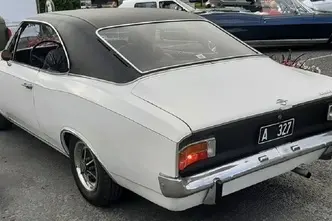 Opel Rekord, 1.9, 79 kW, бензин, механическая, задний привод