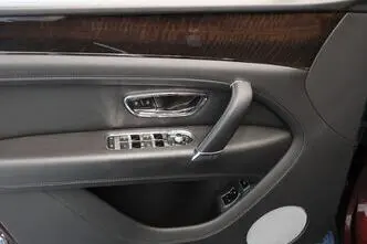 Bentley Bentayga, 4.0, 320 kW, дизель, автомат, полный привод