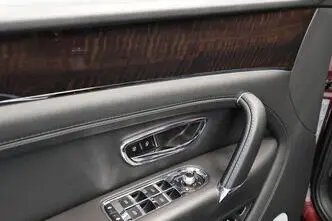Bentley Bentayga, 4.0, 320 kW, дизель, автомат, полный привод