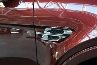 Bentley Bentayga, 4.0, 320 kW, дизель, автомат, полный привод