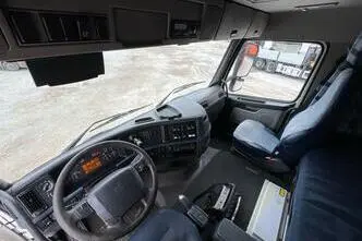 Volvo FH 440 6x2, 324 kW, diisel, automaat