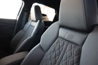 Audi Q4 e-tron, 77 kW, electric, automatic, four-wheel drive