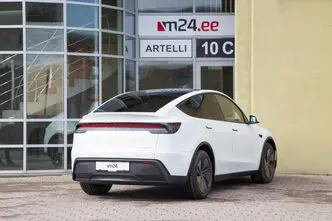 Tesla Model Y, 179 kW, electric, automatic, four-wheel drive