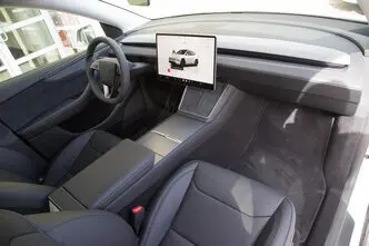 Tesla Model Y, 179 kW, electric, automatic, four-wheel drive