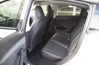 Tesla Model Y, 179 kW, electric, automatic, four-wheel drive