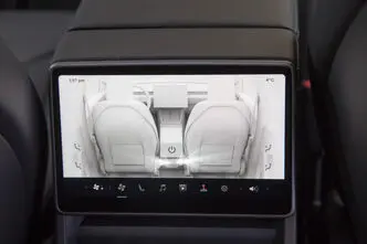 Tesla Model Y, 179 kW, electric, automatic, four-wheel drive