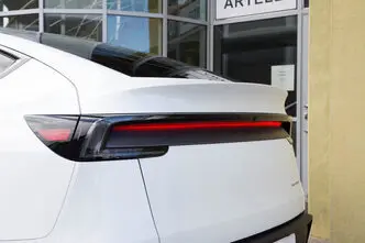 Tesla Model Y, 179 kW, electric, automatic, four-wheel drive