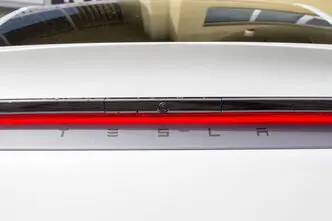 Tesla Model Y, 179 kW, electric, automatic, four-wheel drive