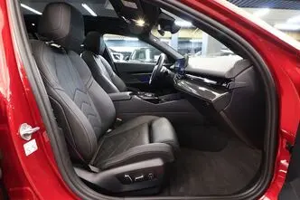 BMW 520, 2.0, 145 kW, гибрид, автомат, полный привод