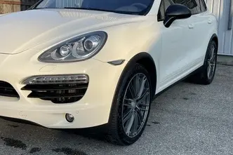 Porsche Cayenne, 3.0, 176 kW, diesel, automatic, four-wheel drive