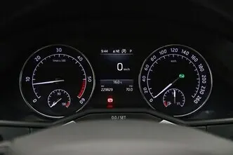 Škoda Superb, 2.0, 110 kW, дизель, автомат, передний привод