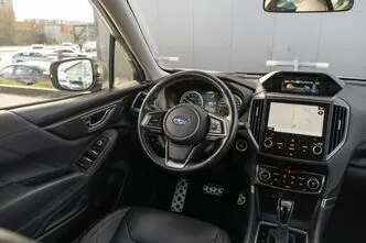 Subaru Forester, 2.0, 110 kW, гибрид, автомат, полный привод