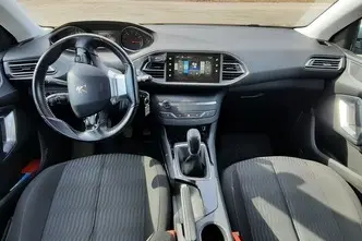 Peugeot 308, 1.2, 81 kW, petrol, manual, front-wheel drive