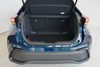 Toyota C-HR, 1.8, 72 kW, гибрид, автомат, передний привод