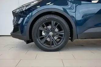Toyota C-HR, 1.8, 72 kW, гибрид, автомат, передний привод