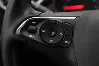 Opel Crossland X, 1.5, 88 kW, дизель, автомат, передний привод