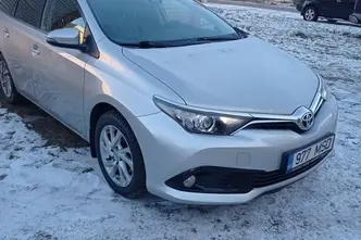 Toyota Auris, 97 kW, petrol, manual, front-wheel drive