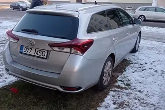 Toyota Auris, 97 kW, petrol, manual, front-wheel drive