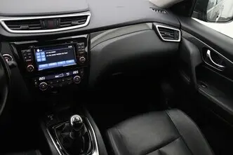 Nissan X-Trail, 1.6, 120 kW, бензин, механическая, передний привод