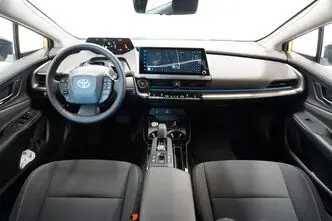 Toyota Prius, 2.0, 111 kW, подключаемый гибрид, автомат, передний привод