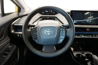 Toyota Prius, 2.0, 111 kW, подключаемый гибрид, автомат, передний привод