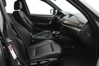 BMW X1, 2.0, 135 kW, petrol, automatic, rear-wheel drive