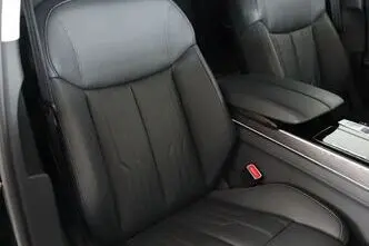 Audi A8, 3.0, 250 kW, подключаемый гибрид, автомат, полный привод