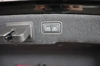 Audi A8, 3.0, 250 kW, подключаемый гибрид, автомат, полный привод