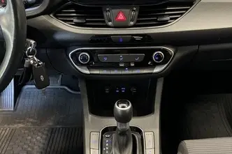 Hyundai i30, 1.4, 103 kW, бензин, автомат, передний привод