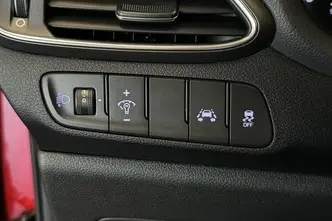 Hyundai i30, 1.4, 103 kW, бензин, автомат, передний привод