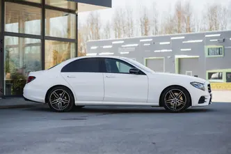 Mercedes-Benz E 220, 2.0, 143 kW, дизель, автомат, задний привод