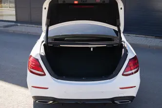 Mercedes-Benz E 220, 2.0, 143 kW, дизель, автомат, задний привод