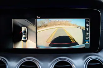 Mercedes-Benz E 220, 2.0, 143 kW, дизель, автомат, задний привод