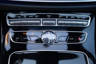 Mercedes-Benz E 220, 2.0, 143 kW, дизель, автомат, задний привод