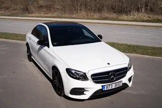 Mercedes-Benz E 220, 2.0, 143 kW, дизель, автомат, задний привод