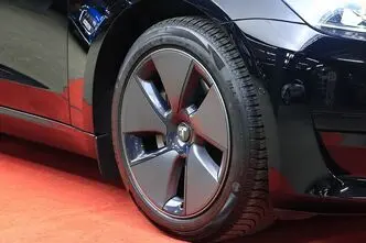 Tesla Model 3, 88 kW, elekter, automaat, tagavedu
