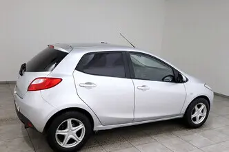 Mazda 2, 1.3, 55 kW, бензин, механическая, передний привод