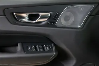 Volvo XC60, 2.0, 335 kW, подключаемый гибрид, автомат, полный привод