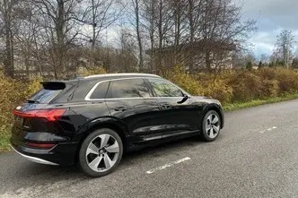 Audi e-tron, 158 kW, electric, automatic, four-wheel drive