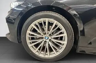 BMW 320, 2.0, 140 kW, hybrid, automatic, four-wheel drive