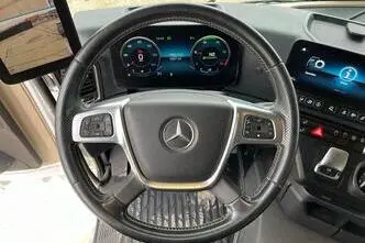 Mercedes-Benz Actros, 390 kW, diesel, automatic